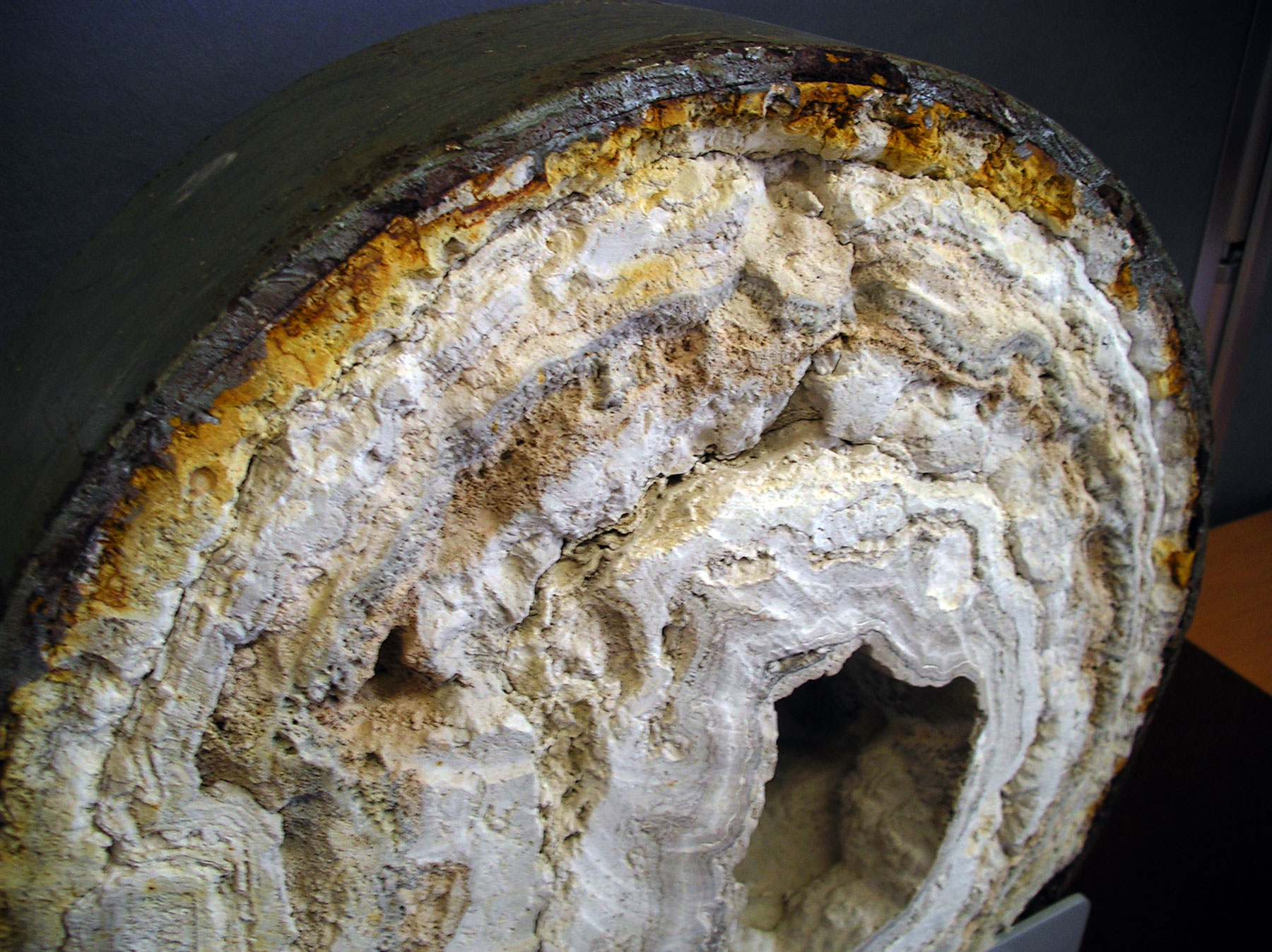 Gold in scale in pipes